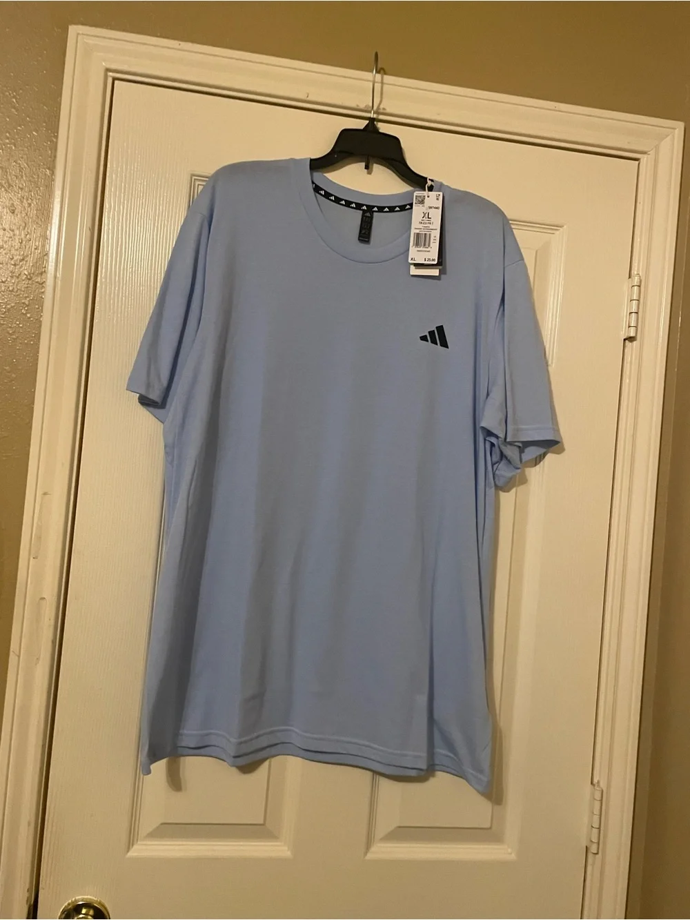 Adidas Mens Training T-Shirt Size: XL